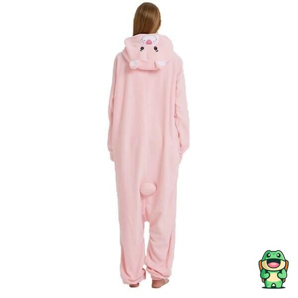 Grenouillère Bisounours rose portée en tenue détente