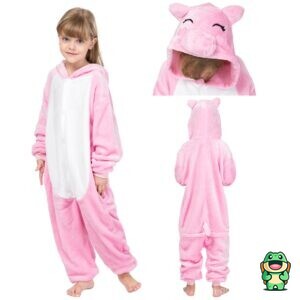 Vue de face de la grenouillère cochon rose enfant avec capuche