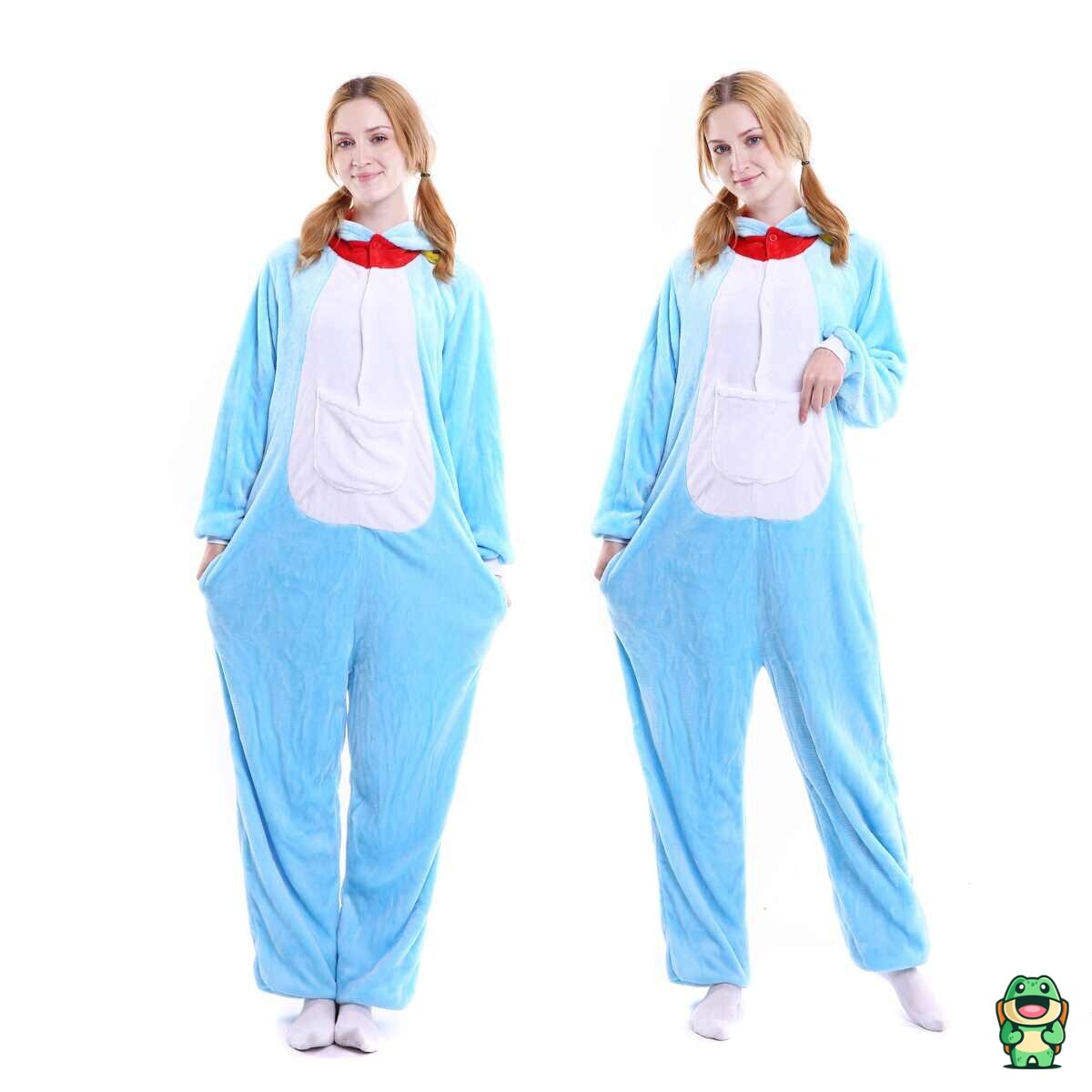 Vue de face de la grenouillère Doraemon bleue adulte et enfant
