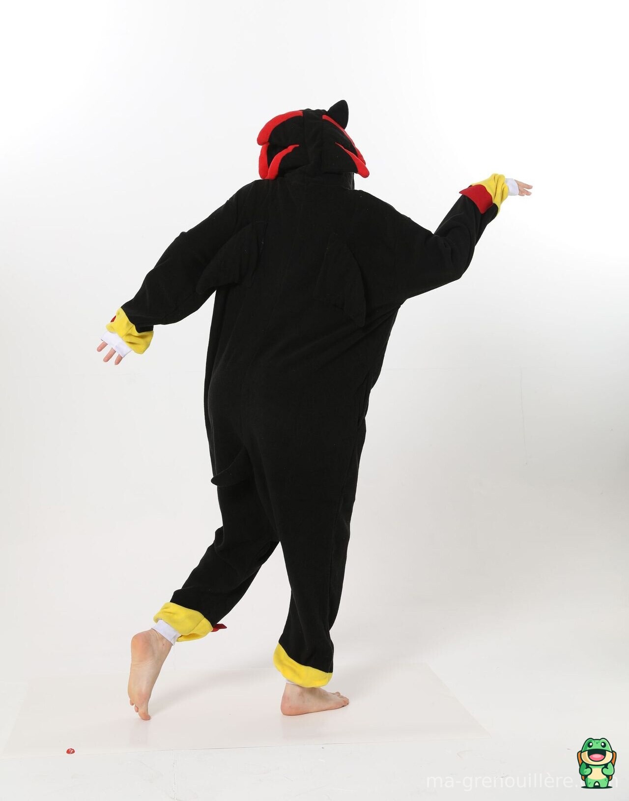 Capuche de la grenouillère hérisson noir avec détails contrastés