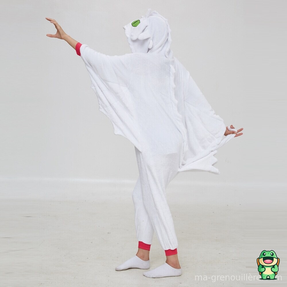 Détail de la matière douce de la grenouillère krokmou blanc adulte