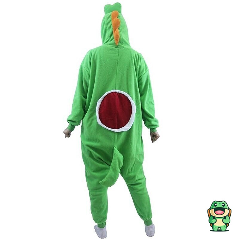 Grenouillère Mario Yoshi portée par un adulte en pyjama