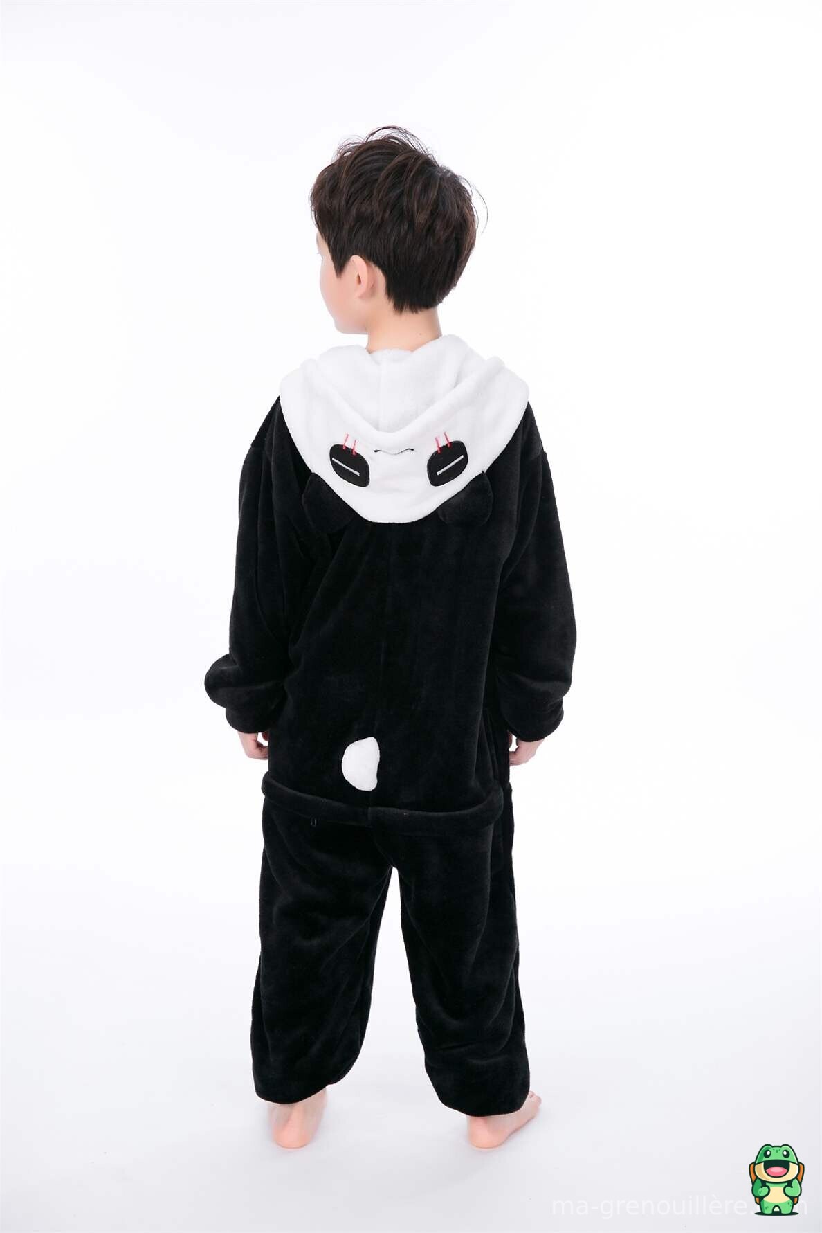 Détail de la flanelle douce de la grenouillère panda