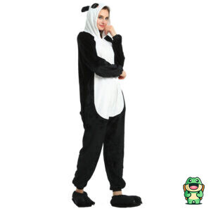 Vue de face de la grenouillère panda noir et blanc