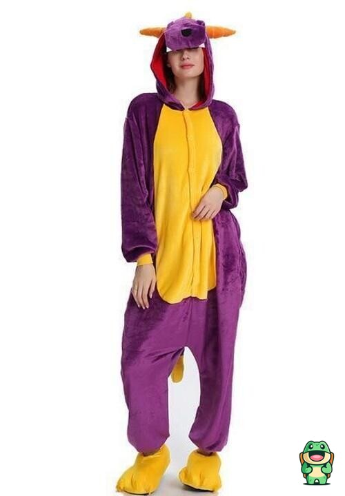 Grenouillère Spyro vue de face avec capuche de dragon