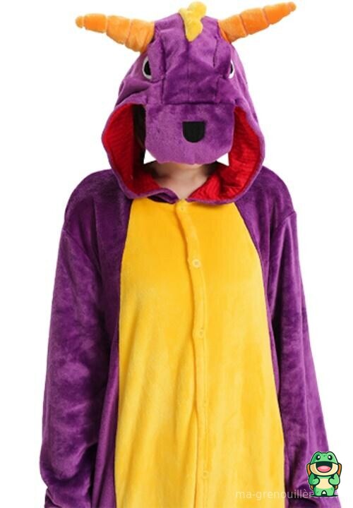 Grenouillère Spyro portée en pyjama une pièce confortable
