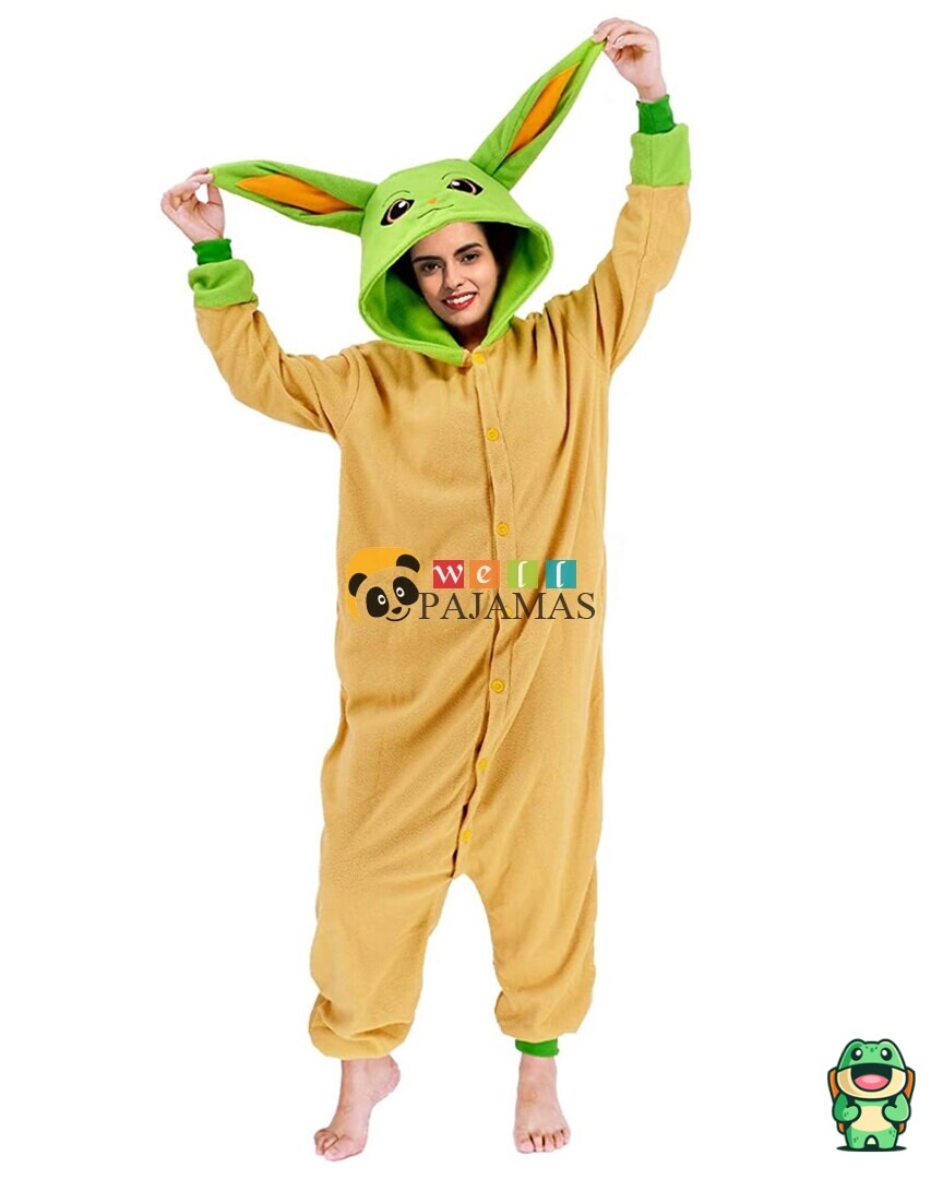 Capuche verte de la grenouillère Yoda avec grandes oreilles